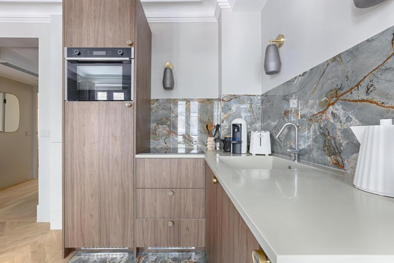 Unique Luxury Parisian Flat 2Br/6P -Champs Elysees Exterior photo